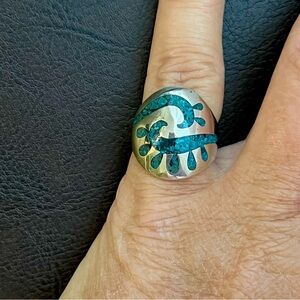 Vintage Taxco Mexico sterling silver and crushed turquoise inlay ring